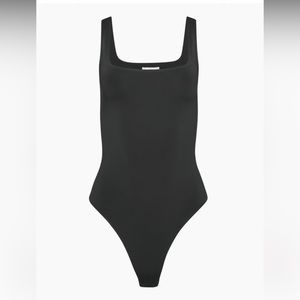 Aritzia square neck line contouring bodysuit